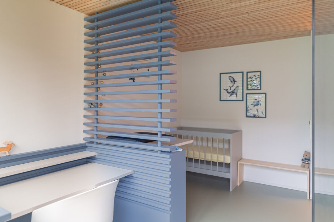 Kinderzimmer in sanftem Blau